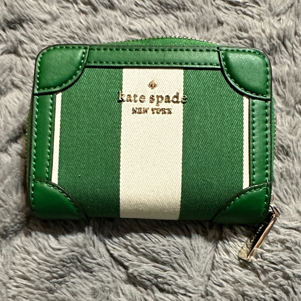 Kate Spade Green and White Wallet - Picture 4 of 7